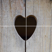 Foto tegelsticker 15x15 'houten deur met hart' 30x30 cm hxb